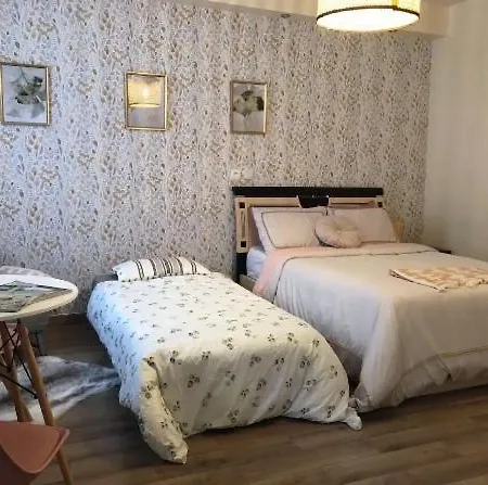 Parisien, Le Louis Blanc Apartment